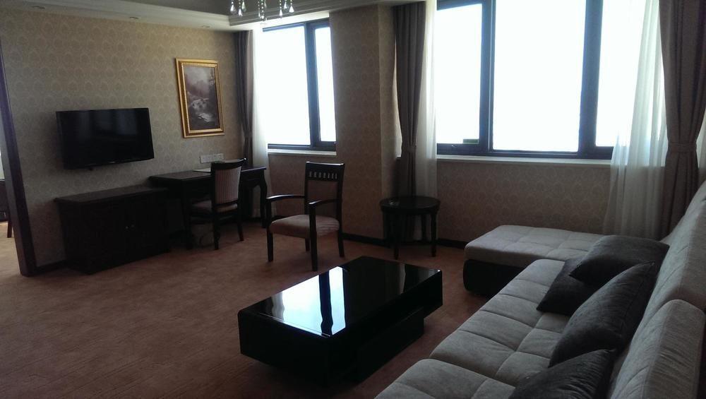 שנגחאי Vienna Hotel Sh Fengxian Nanqiao Jinhai Road מראה חיצוני תמונה