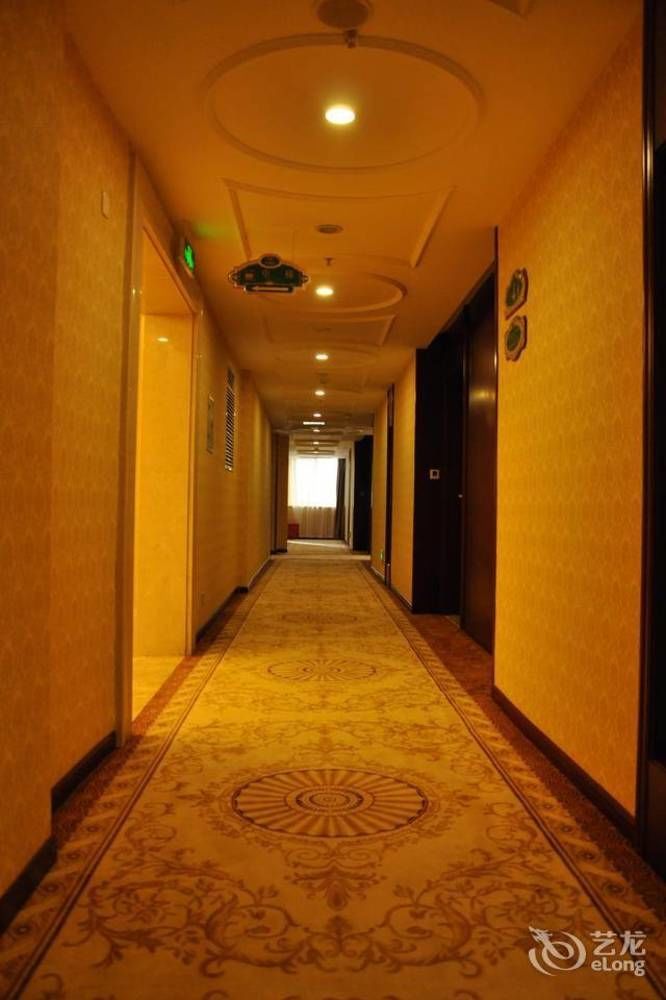 שנגחאי Vienna Hotel Sh Fengxian Nanqiao Jinhai Road מראה חיצוני תמונה
