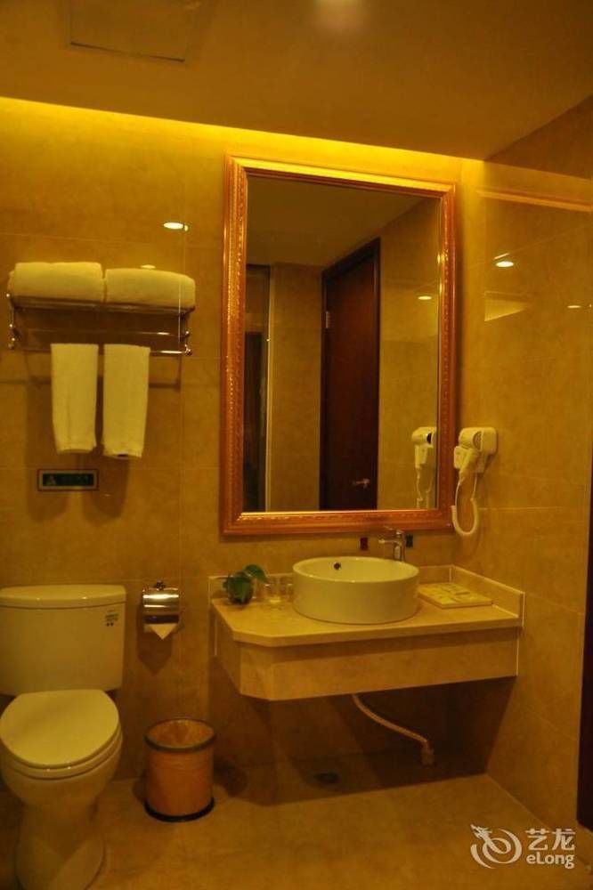 שנגחאי Vienna Hotel Sh Fengxian Nanqiao Jinhai Road מראה חיצוני תמונה