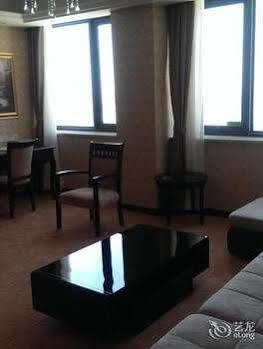 שנגחאי Vienna Hotel Sh Fengxian Nanqiao Jinhai Road מראה חיצוני תמונה
